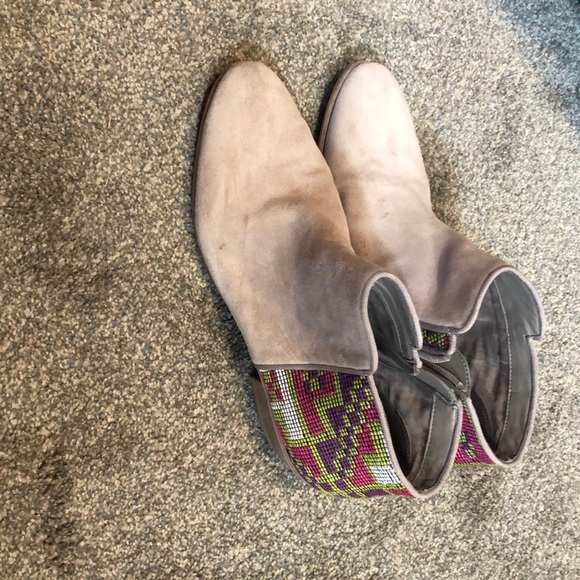 Sam Edelman Shoes - Sam Edelman embroidered Booties